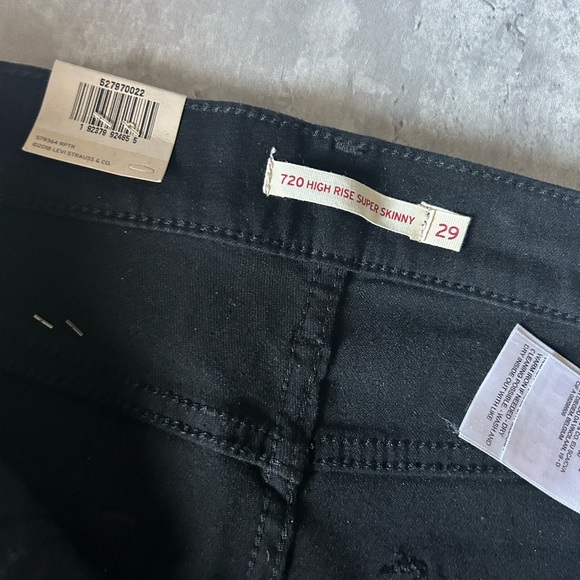 Levi's Women's 720 High Rise Super Skinny Jeans - Picture 5 of 6